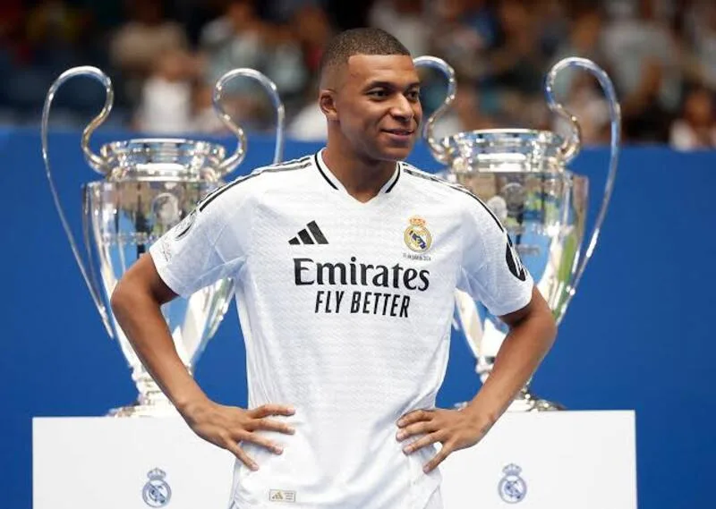 mbappe ký hợp đồng với real madrid